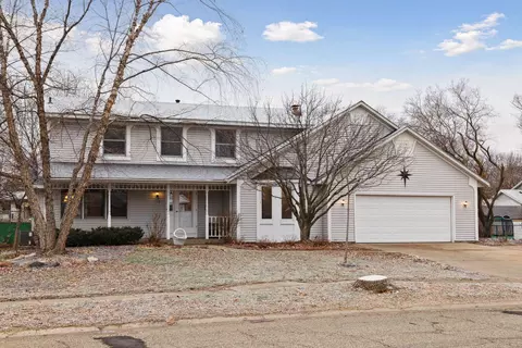 984 Cortland Dr S, Apple Valley, MN 55124