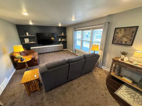 1006 Columbine Dr, Marshall, MN 56258 photo 3