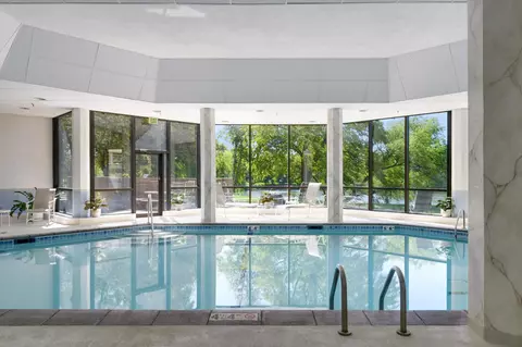 6566 France Ave S #209, Edina, MN 55435