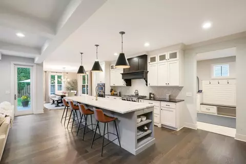 5812 Oaklawn Ave, Edina, MN 55424
