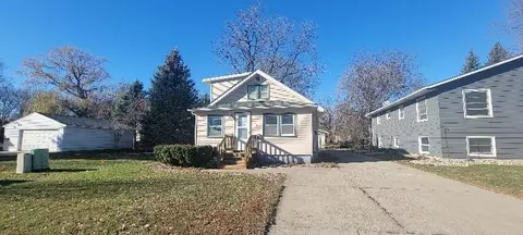 705 N 4th St, Marshall, MN 56258