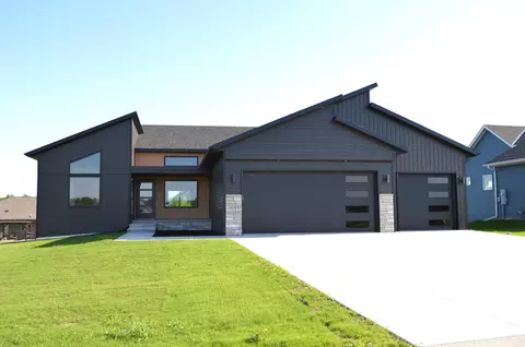 106 Collina Cir, Avon, MN 56310