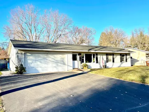 14398 55th St N, Oak Park Heights, MN 55082