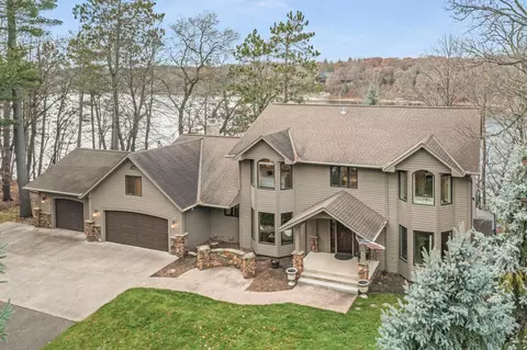 9982 Island Dr, Brainerd, MN 56401