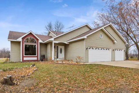 24252 Redwing Ave, New Prague, MN 56071