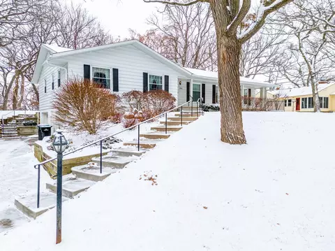 3964 Dellview Ave, Arden Hills, MN 55112