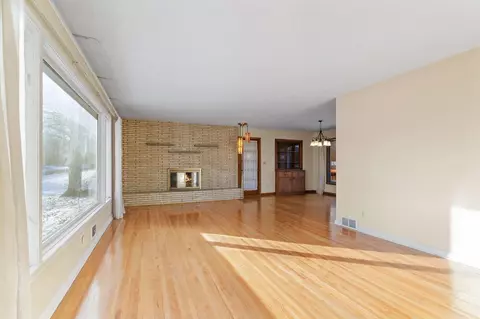 7080 Green Valley Rd, Golden Valley, MN 55427