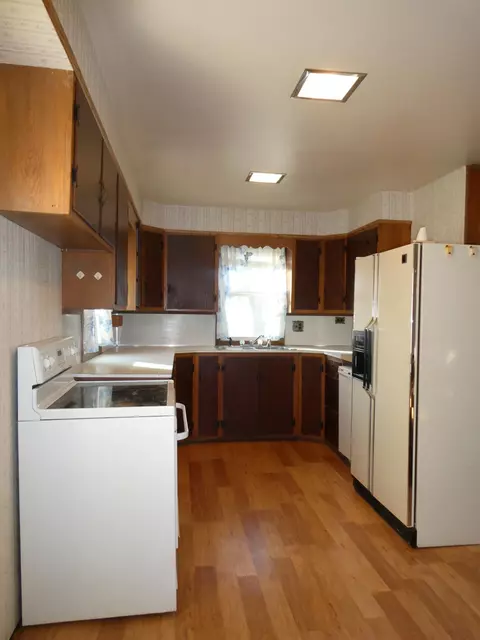 1244 4th Ave, Windom, MN 56101 photo 9