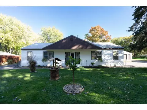 8517 Davenport St NE, Blaine, MN 55449