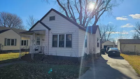 1608 East Ave, Worthington, MN 56187