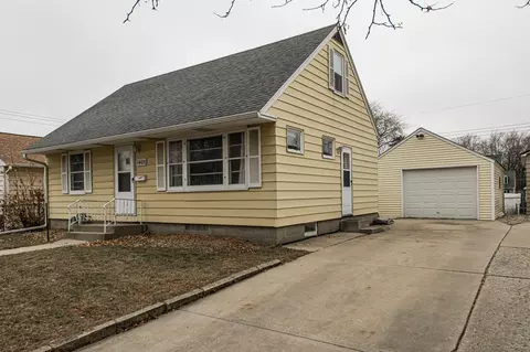 1405 9th Ave NE, Rochester, MN 55906