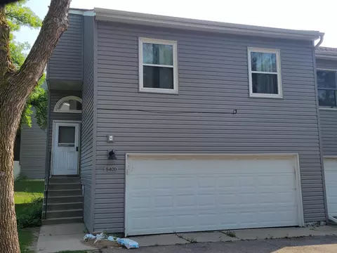 5400 Egan Dr, Savage, MN 55378