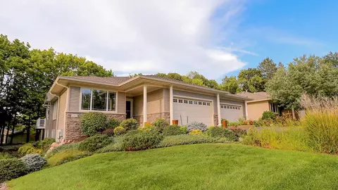 2501 Skyblue Ct, White Bear Lake, MN 55110