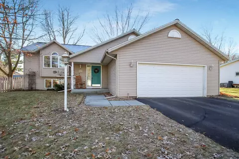 814 Meadow Ln, Menomonie, WI 54751