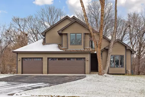 812 Bryant Ln, Burnsville, MN 55337
