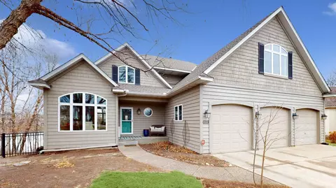 689 Heron Cir N, Oakdale, MN 55128