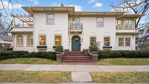 1725 Summit Ave, Minneapolis, MN 55403