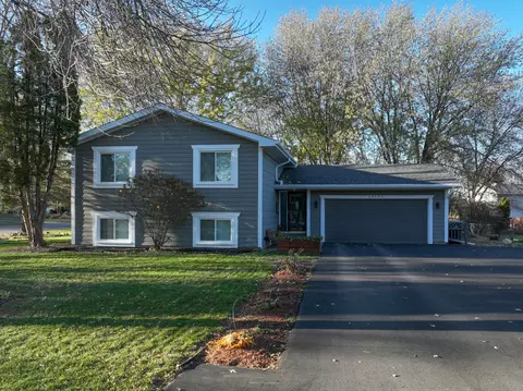 16405 Fantasia Ave, Rosemount, MN 55068
