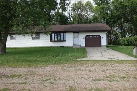 37952 Roadside Ln, Montgomery, MN 56069