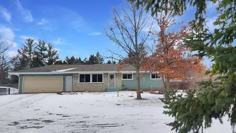 897 Main St, Lino Lakes, MN 55014