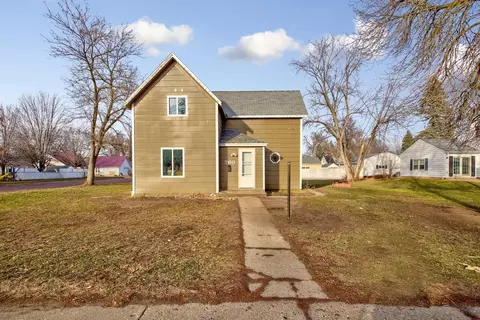 760 12th St, Windom, MN 56101