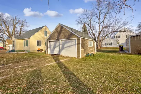 760 12th St, Windom, MN 56101 photo 5