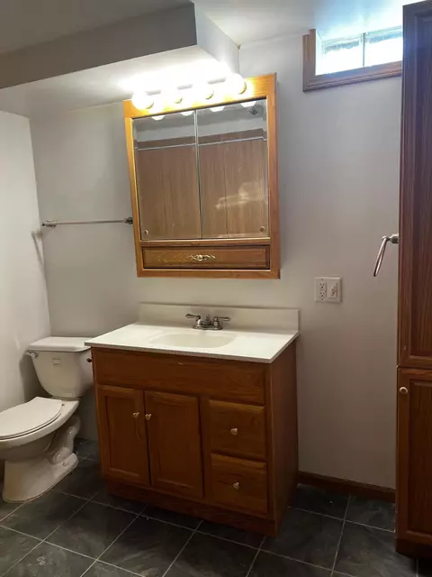 Bath - 1129 4th St, Dawson, MN 56232 photo 8 of 8