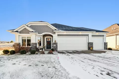 1856 Hinsdale Cir, Hudson, WI 54016