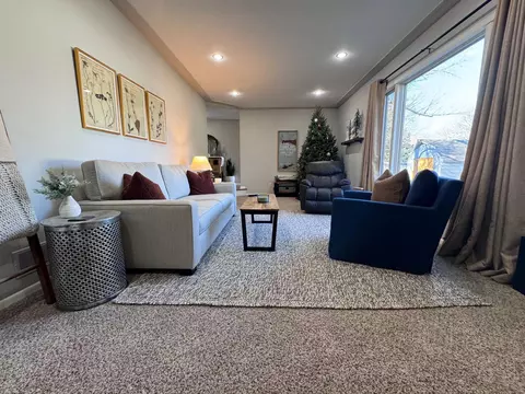 600 W Thomas Ave, Marshall, MN 56258 photo 5
