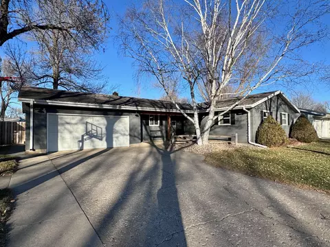 600 W Thomas Ave, Marshall, MN 56258