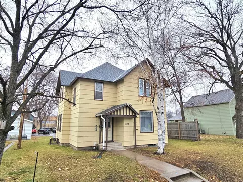 322 Wilson Ave SE, Saint Cloud, MN 56304