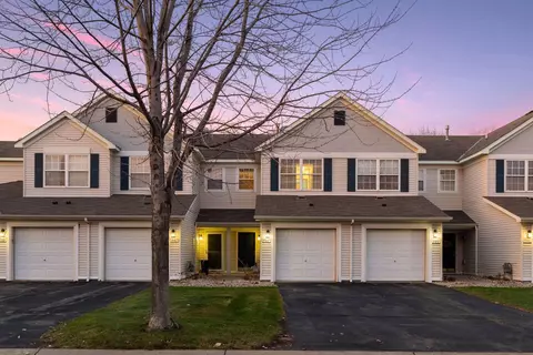 987 Providence Dr, Shakopee, MN 55379