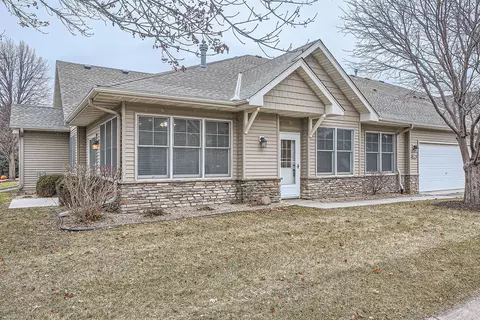 396 36th St W #20, Hastings, MN 55033
