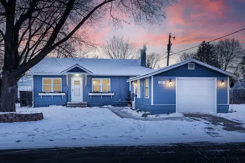 224 S Spruce St, Waconia, MN 55387