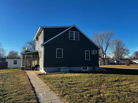 321 E 6th St, Madison, MN 56256 photo 4