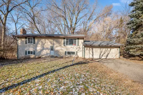 6790 Tartan Curv, Eden Prairie, MN 55346
