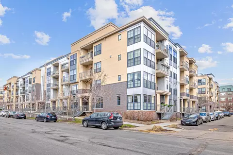 820 Emerald St #414, Saint Paul, MN 55114