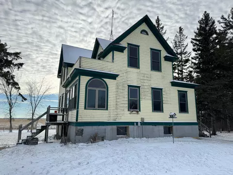 47778 County Road 12, Roseau, MN 56751
