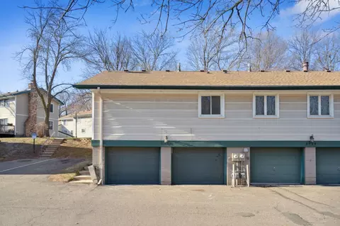 2725 Shenandoah Ln N, Plymouth, MN 55447