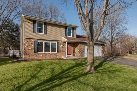 3355 Urbandale Ln N, Plymouth, MN 55447