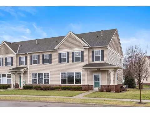 6694 W Laketowne Dr, Albertville, MN 55301