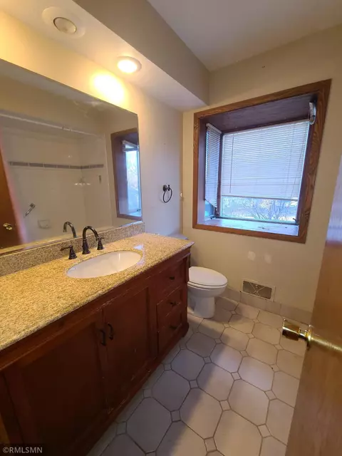 4257 Amber Ct, Eagan, MN 55122 photo 10