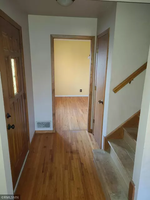 4257 Amber Ct, Eagan, MN 55122 photo 2