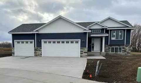 612 10th St NW, Kasson, MN 55944