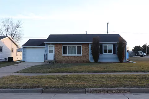 1027 Sioux Ave, Fairmont, MN 56031