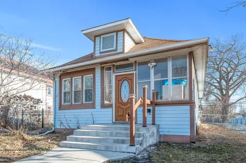 2106 Queen Ave N, Minneapolis, MN 55411