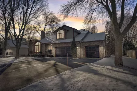 7016 Sandy Hook Cir, Chanhassen, MN 55317