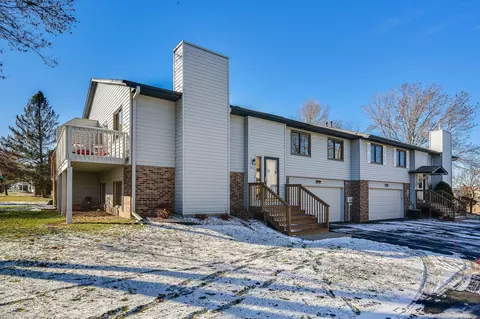3762 Gershwin Ave N, Oakdale, MN 55128