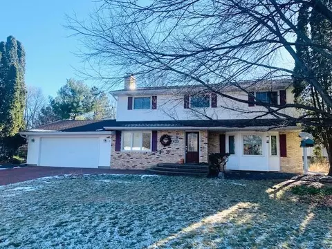 2809 W 96th St, Bloomington, MN 55431