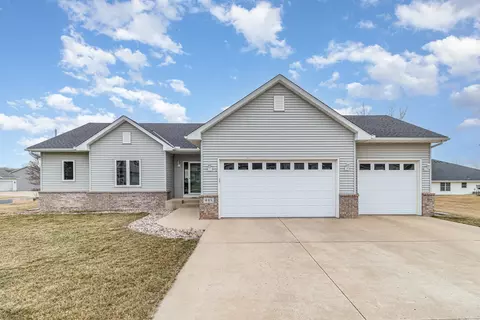 805 1st St NW, New Prague, MN 56071